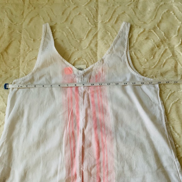 NWT Loose Fit V Neck Tank Top - Picture 5 of 6
